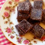 Marmeladrutor med svartvinbärssmak 150x150 Julgodis