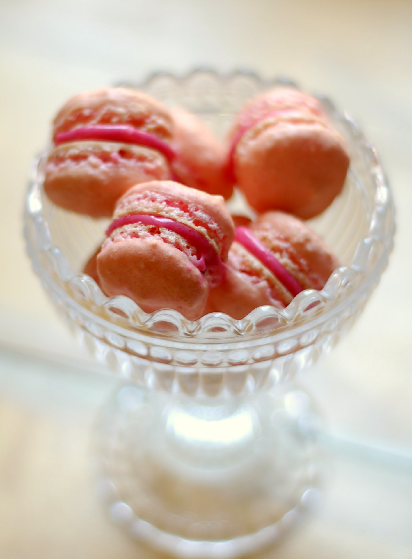 Minimacarons med lingonkräm