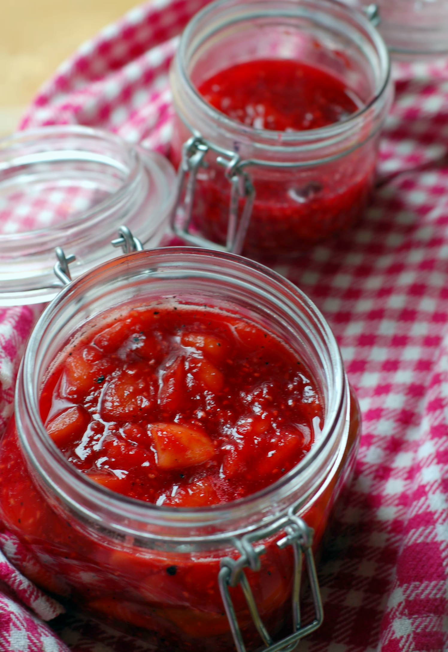 Persikosylt med hallon