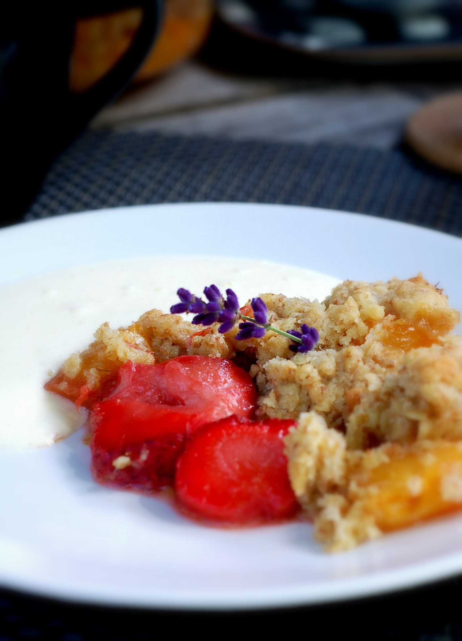 Jordgubb- och nektarinpaj