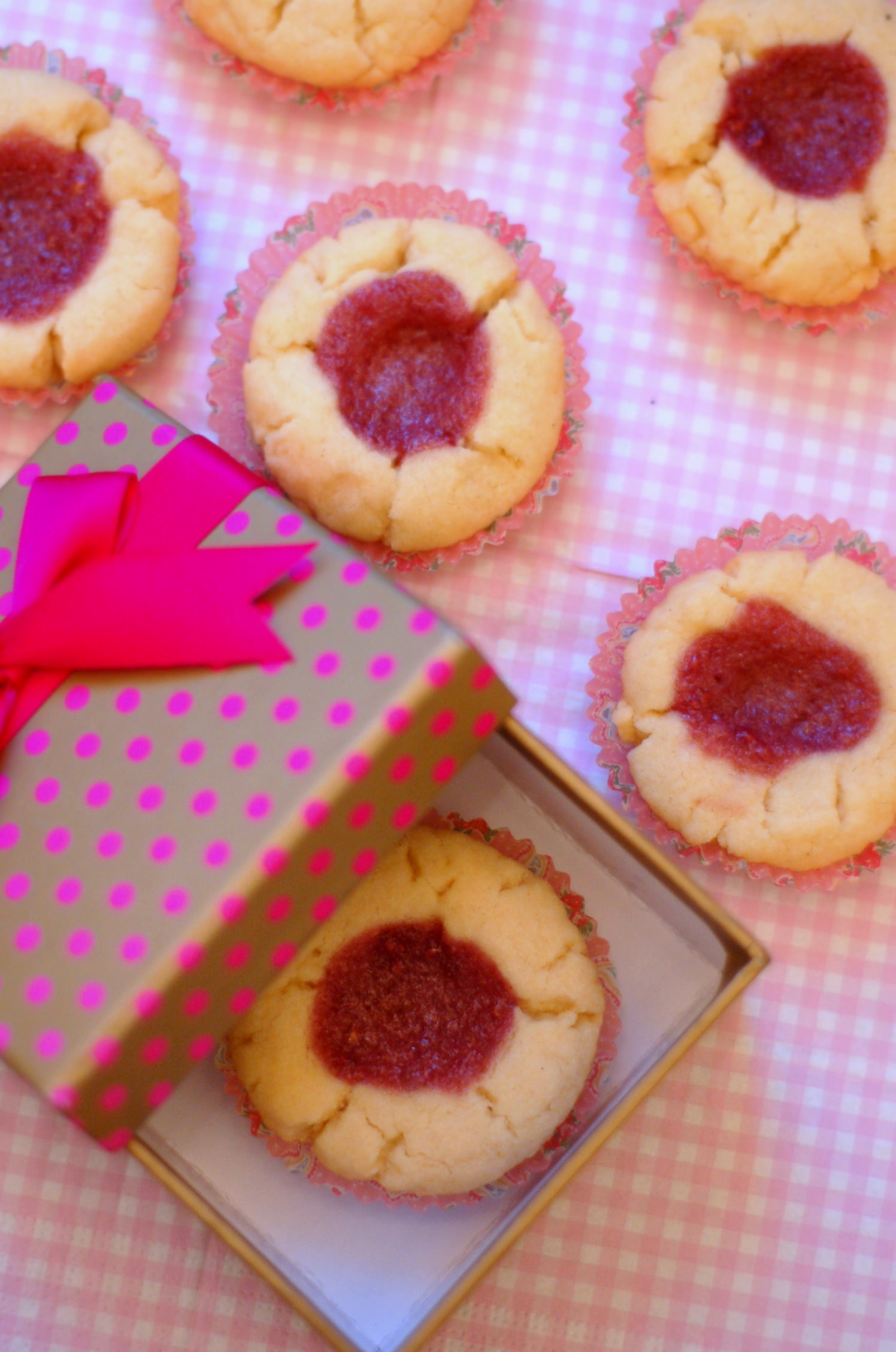 Hallongrottor med raspberry curd