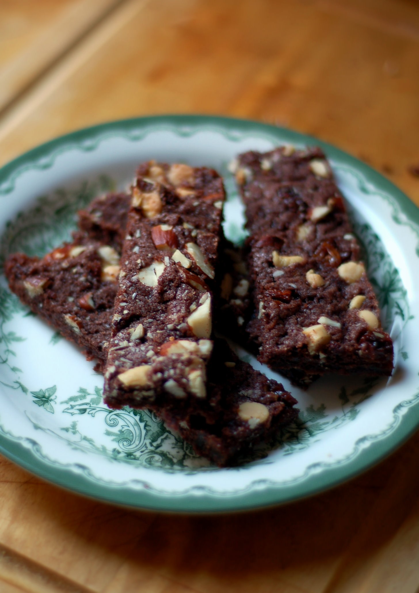 Chokladrutor med överblivna glöggnötter
