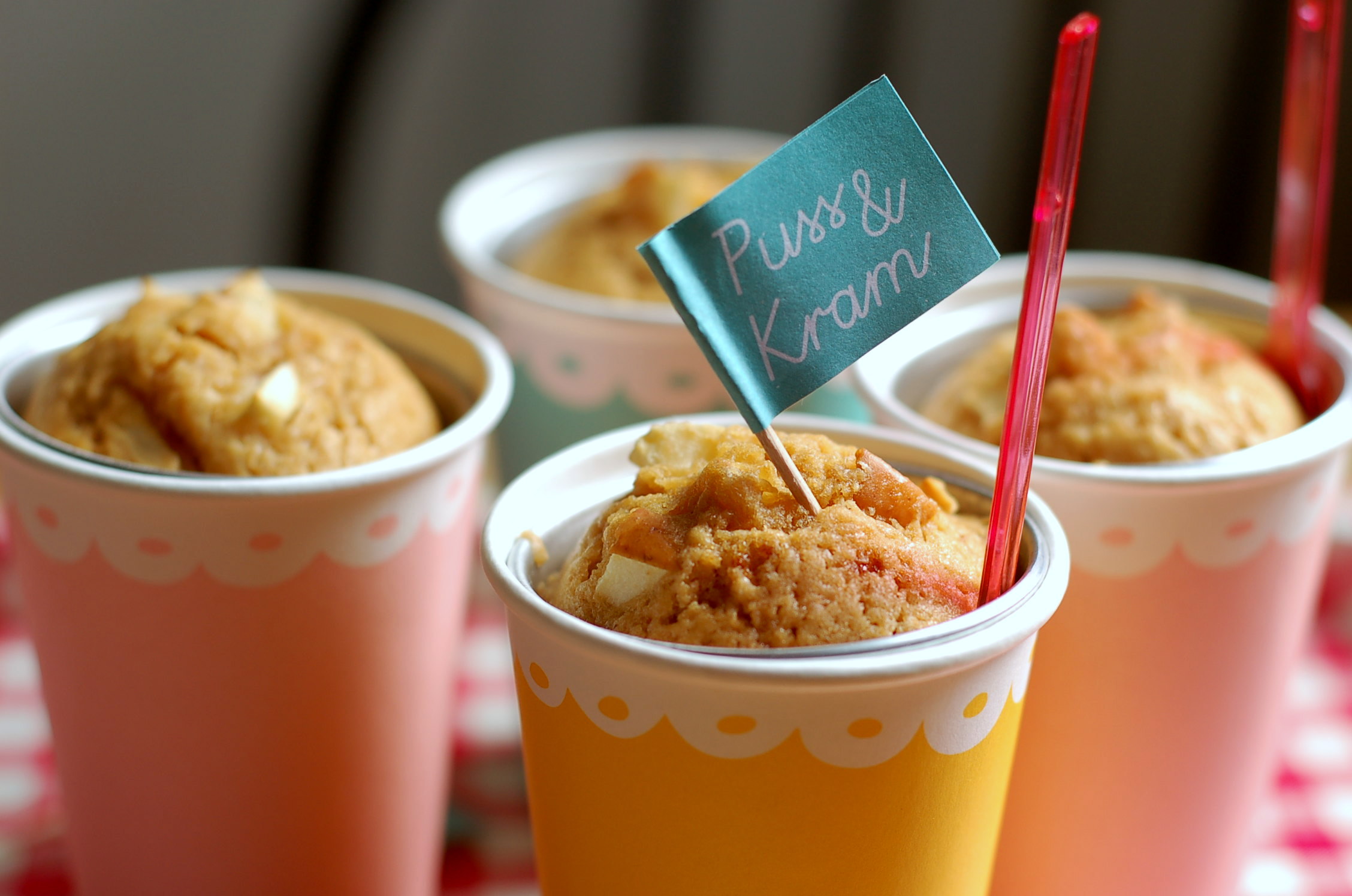 Brown sugar apple muffins