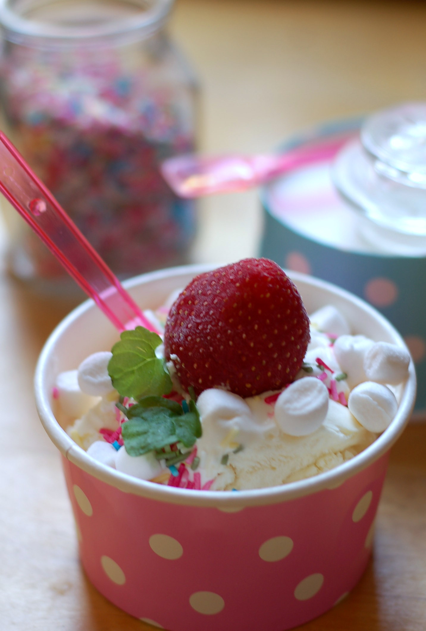 Jordgubbssundae