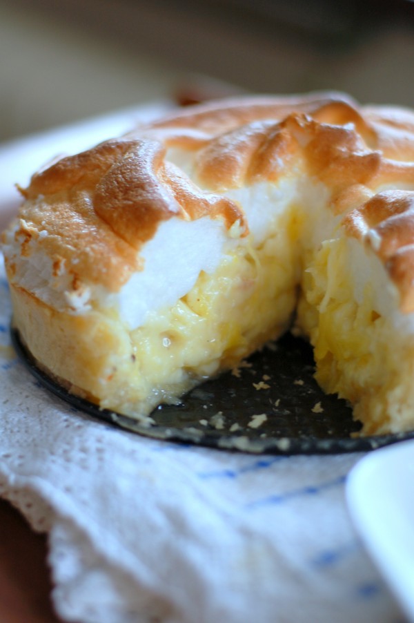 Ananas- och marängpaj.