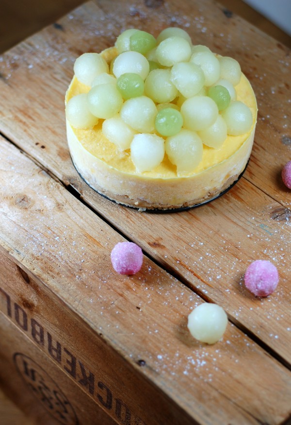 Mangoglasstårta på yoghurt