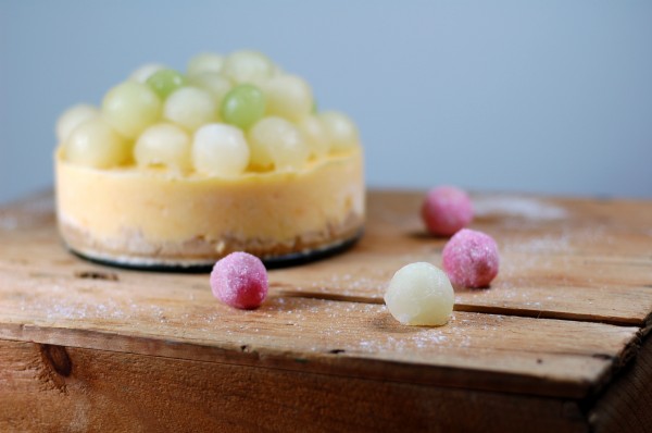 Mangoglasstårta.