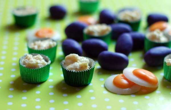 Påskägg, godis och häxor, men vad är det vi firar?