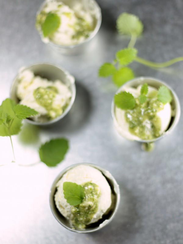 Gräddglass med söt pesto