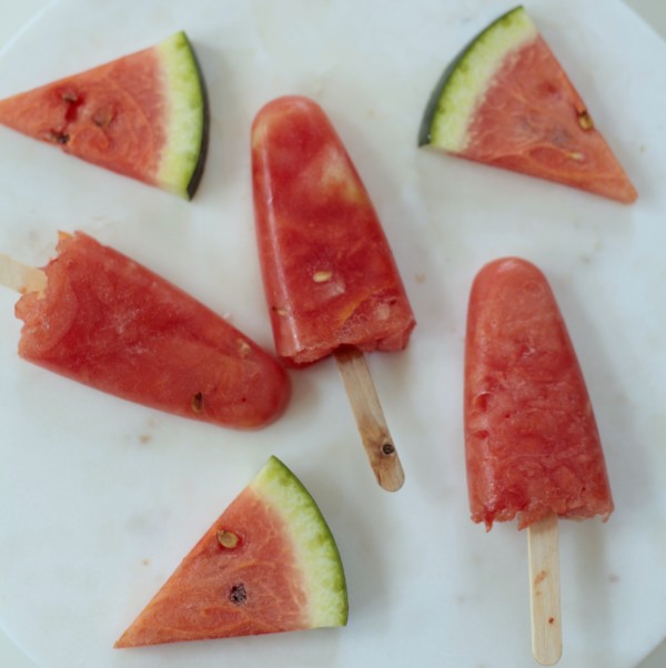 Glasspinnar av vattenmelon
